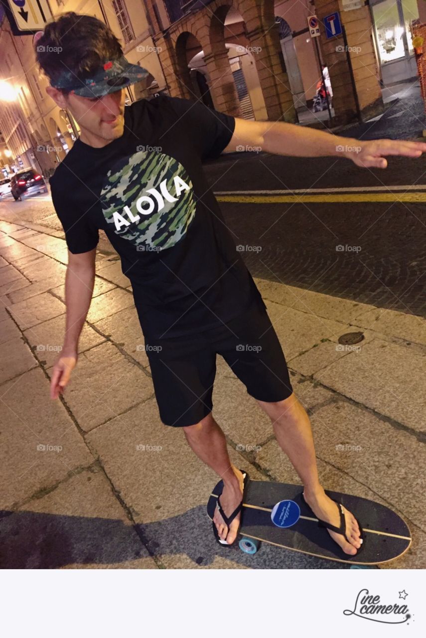 Surfing in the city with a Surfskate 