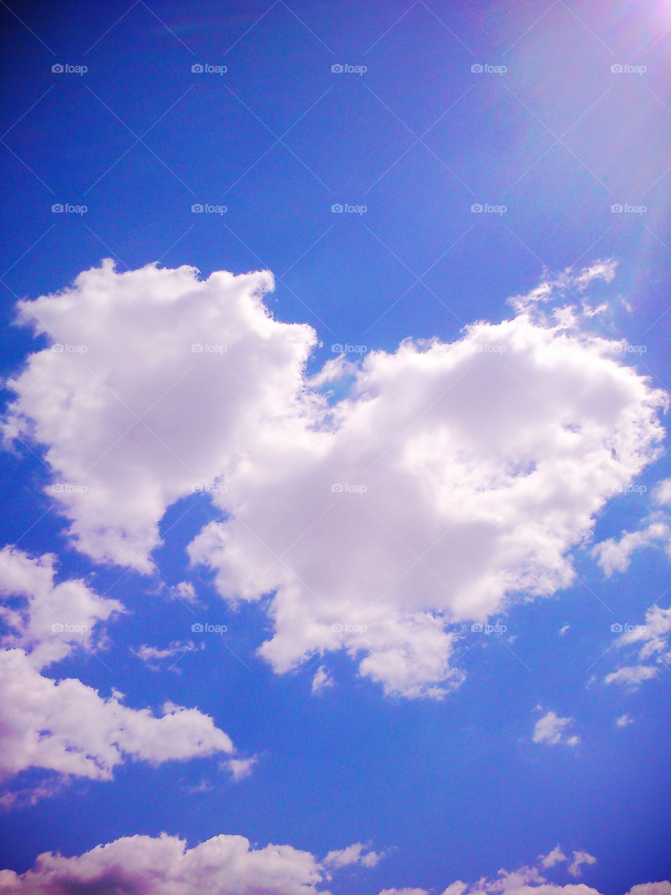 Summer cloud heart