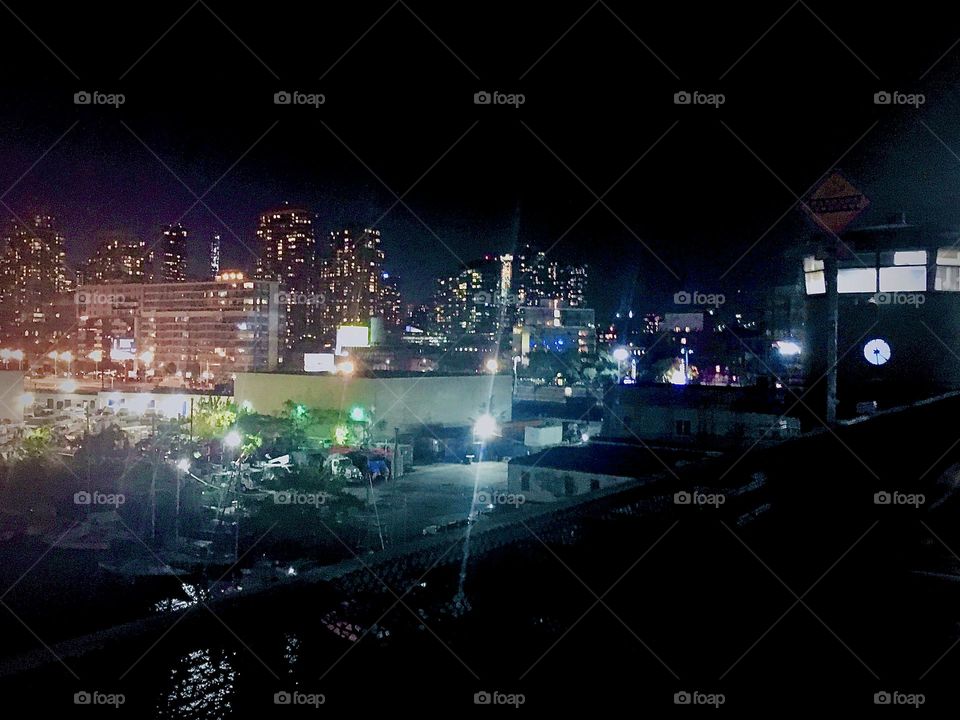 The “Big Apple” NYC never sleeps. All those who are up and about at night will put their electric lighting on. The result is what we see here: a big beautiful sparkling pile of electric vibrancy from LIC to “Manhattan”. 2022. Hypnotic Productions