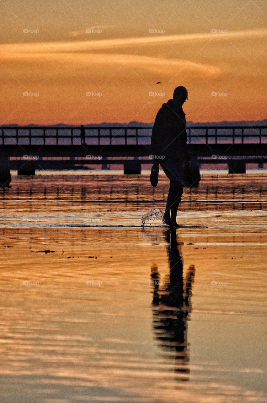 Man splashing away