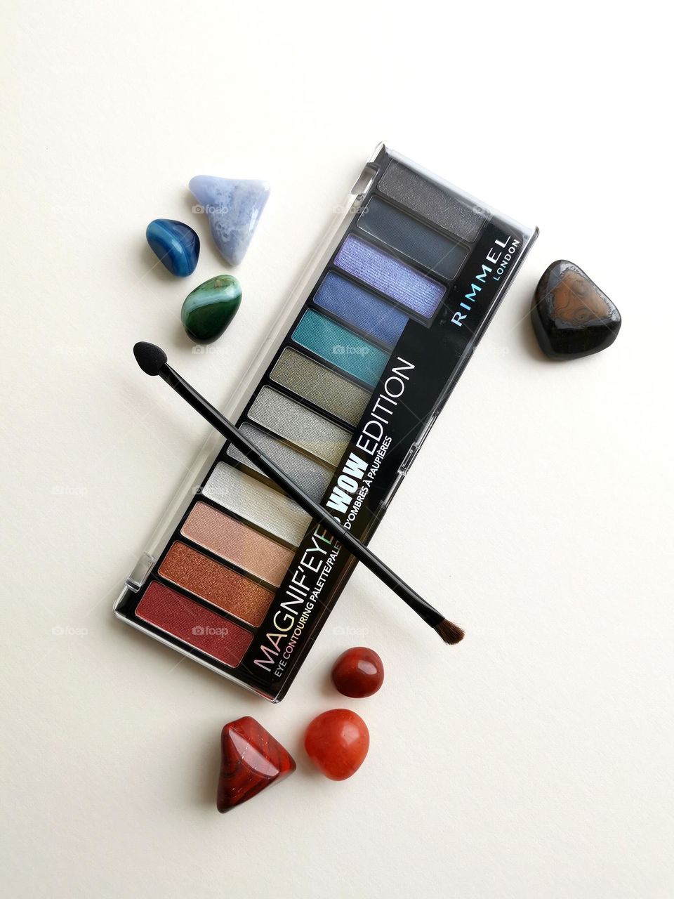 Rimmel London, magnif’eyes wow edition. Eye contouring palette. Colourful eye shadows. 