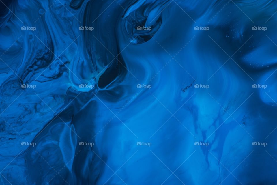 Unmixed paint swirls