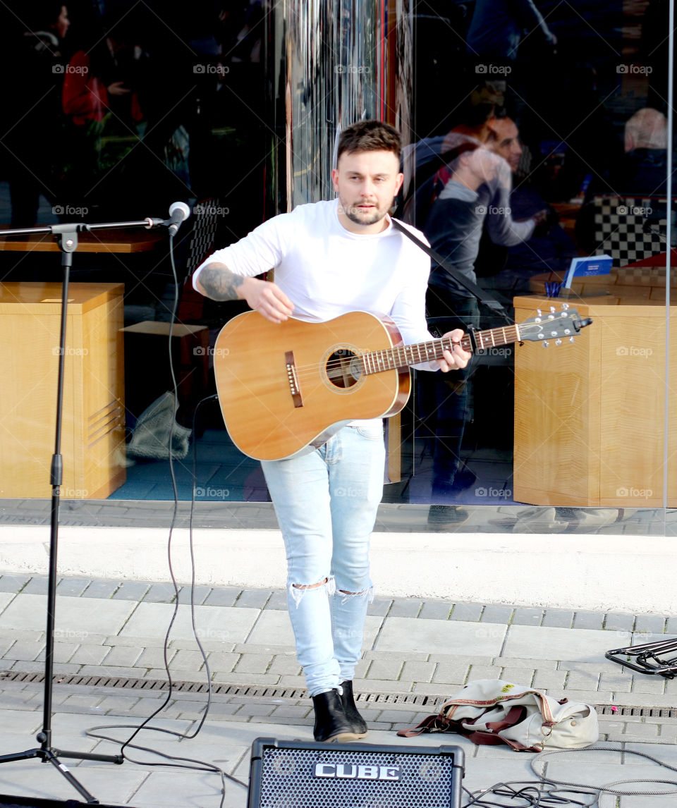 Busking 