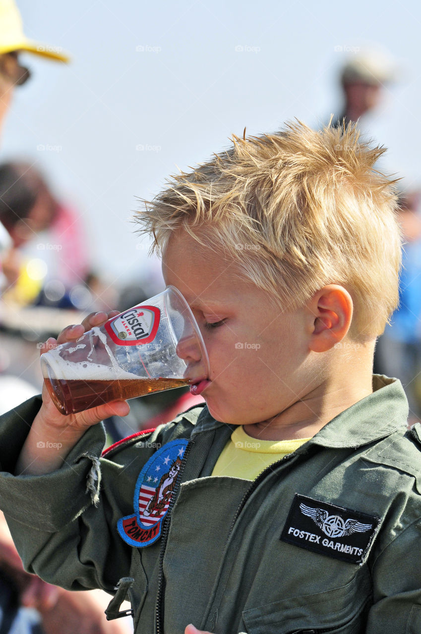 kid boy alcohol beer by marcografo