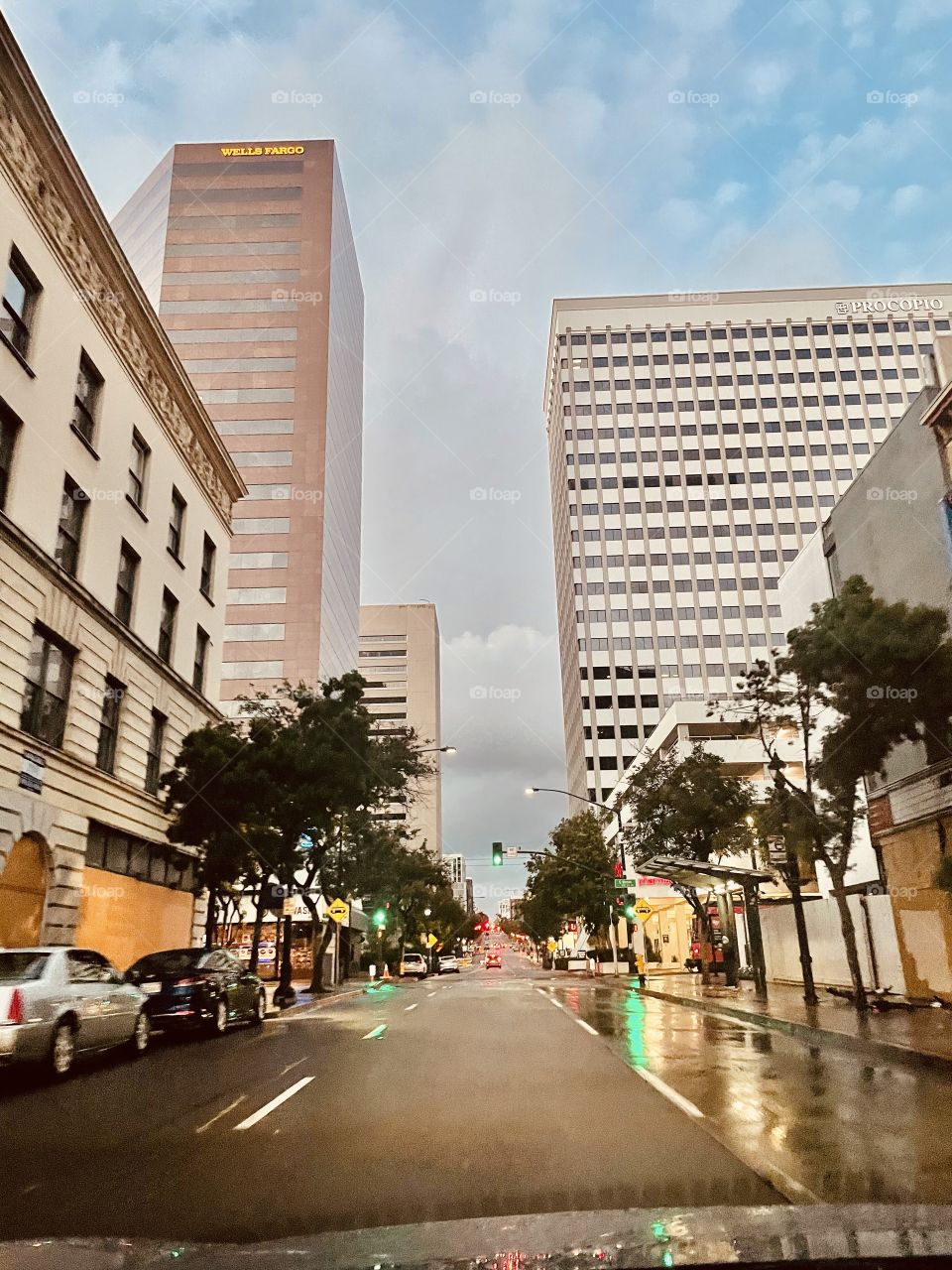 City life in the rain 