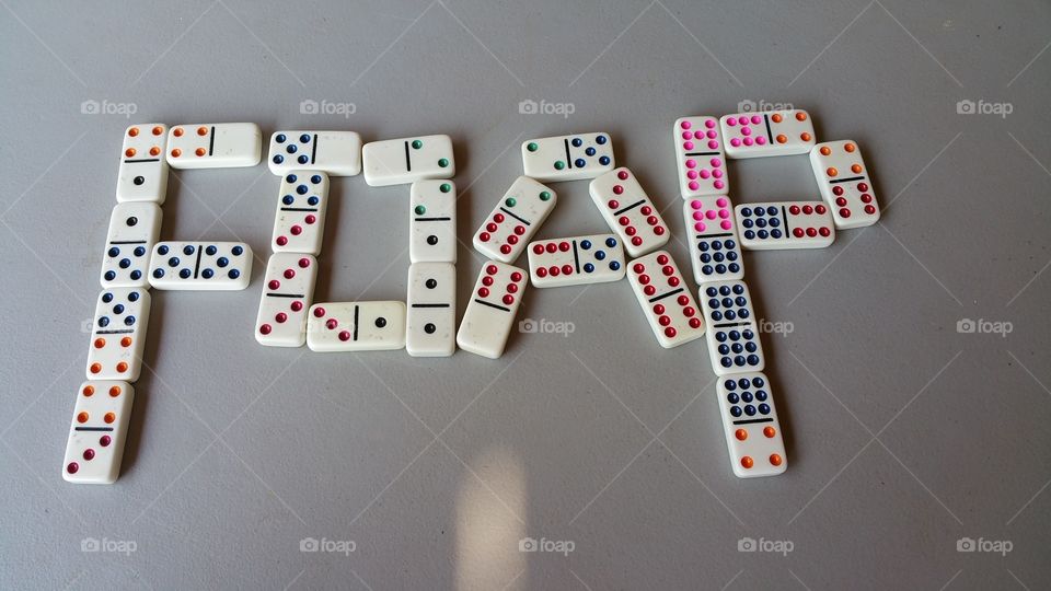 foap. dominoes