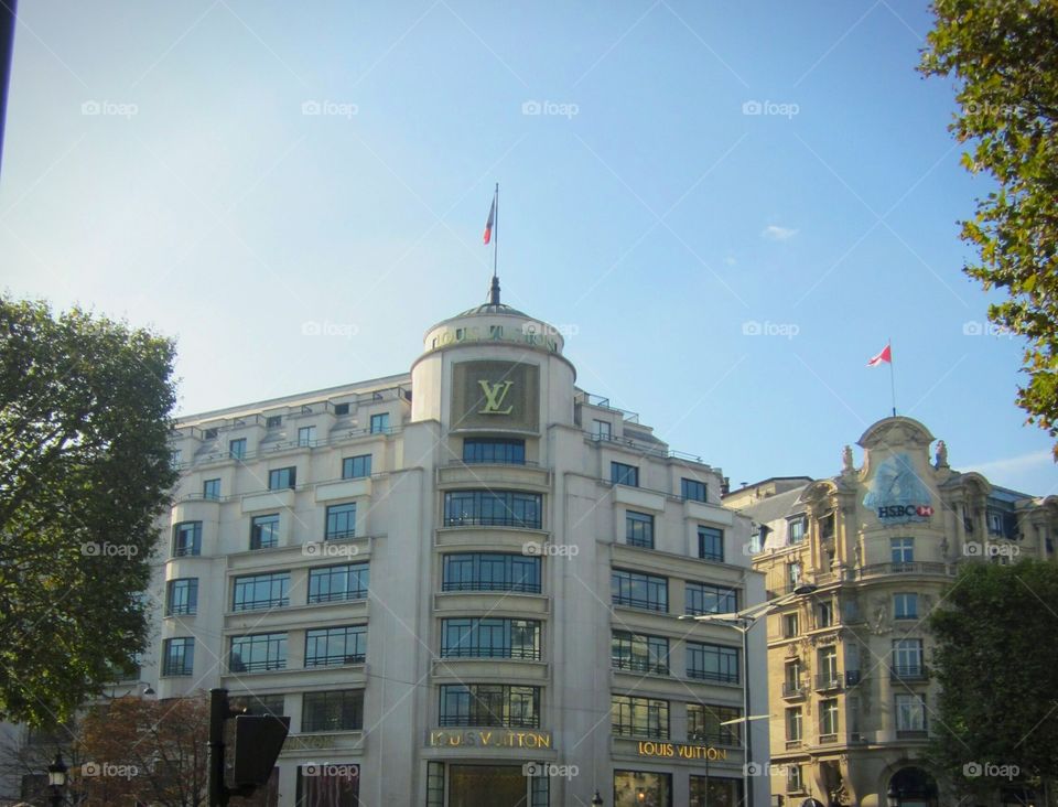 Louis Vuitton Paris Champs Elysees