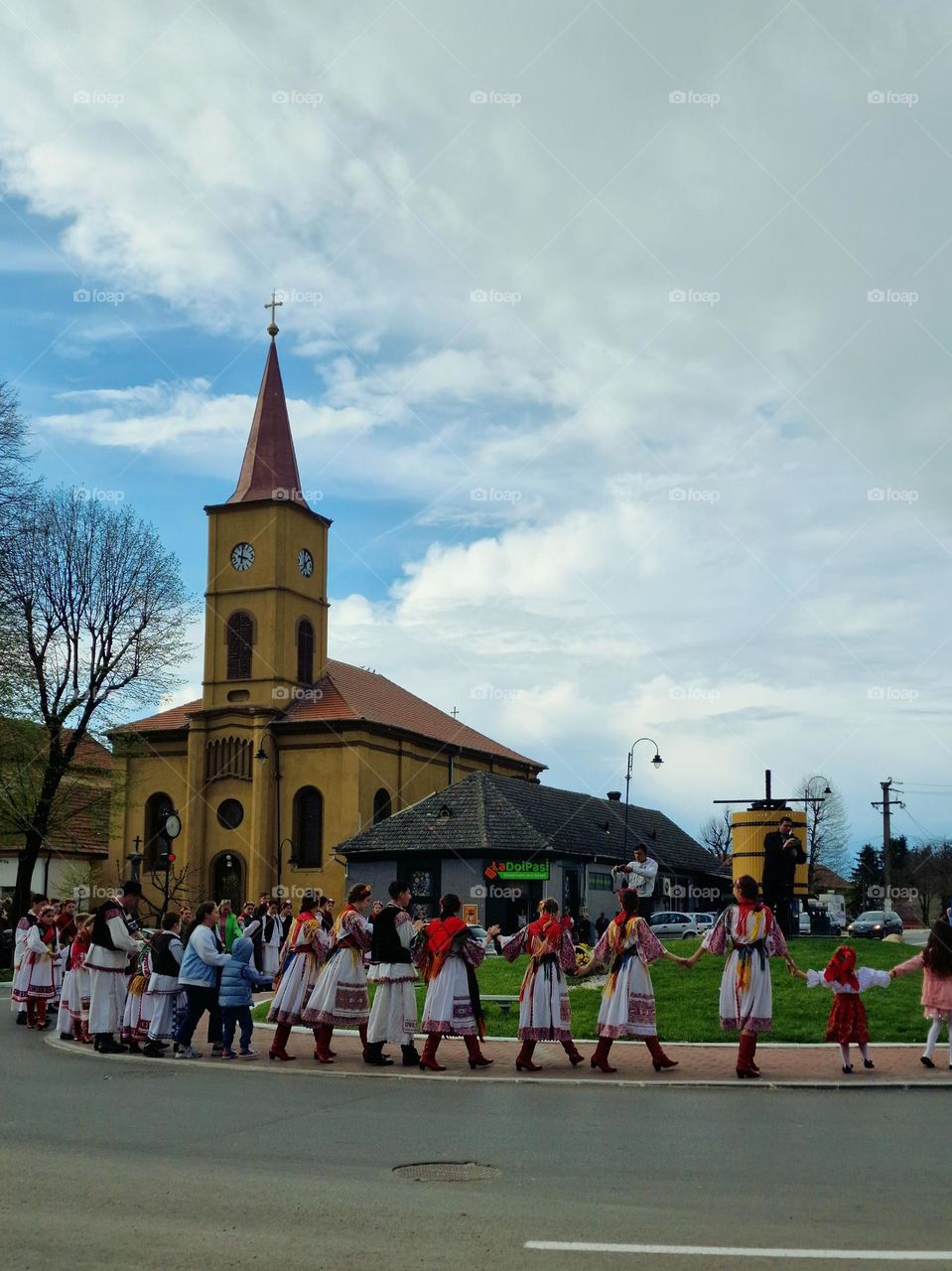 romanian folk dance