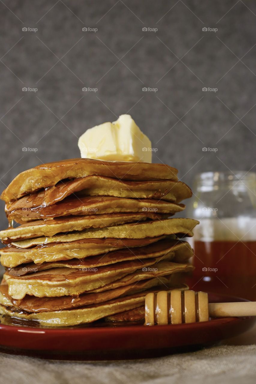 Pancakes with honey 