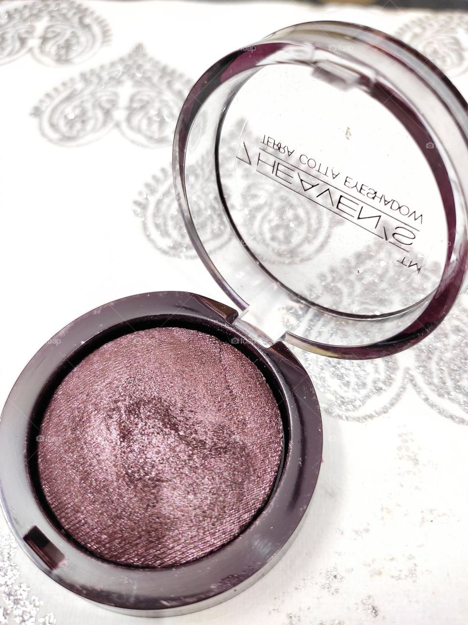 make-up product eyeshadow and contour