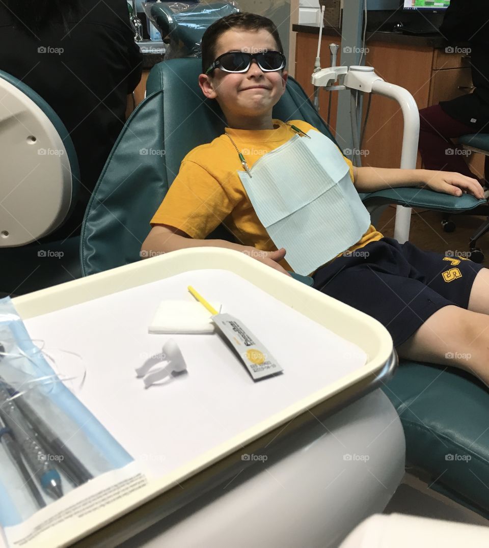 Child at dentist 