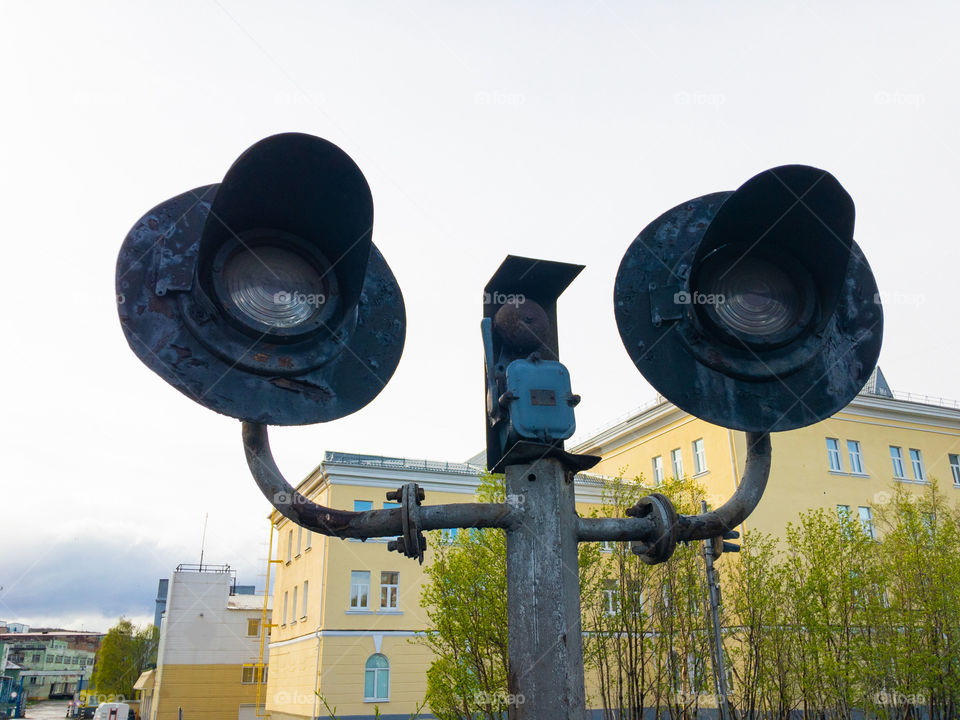 Two Eyed trafic Light at a railway crossing