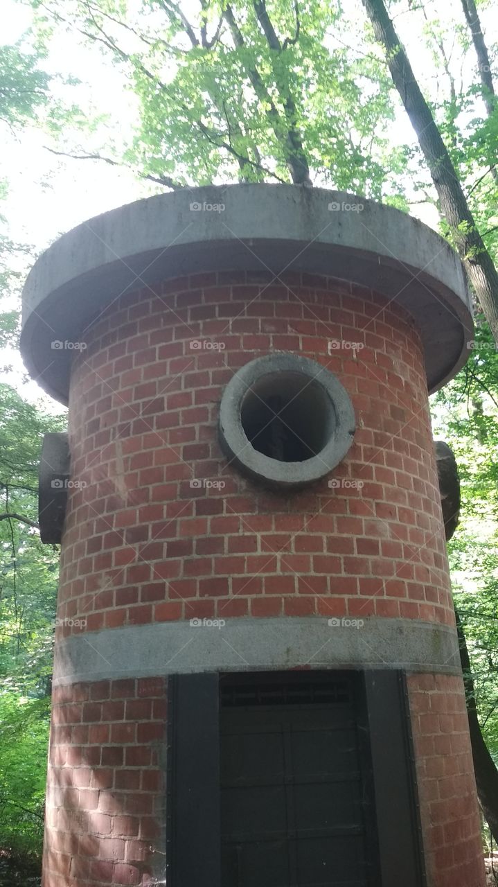 Hole tower