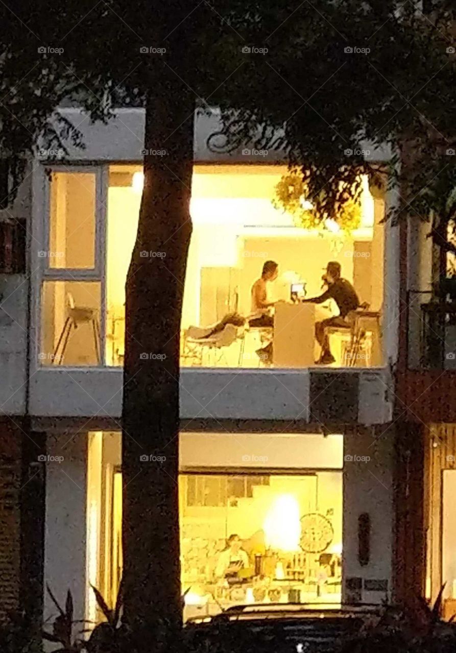 Day and night: dinner time with friend in a specil design restaurant.