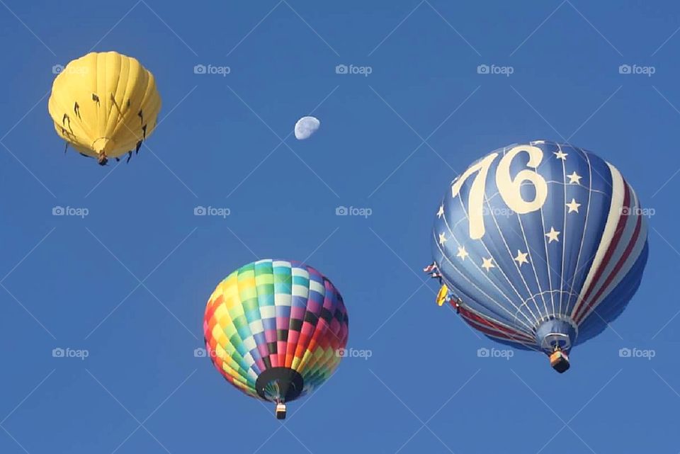 Balloons with moon at Albuquerque Balloon Fiesta 2017