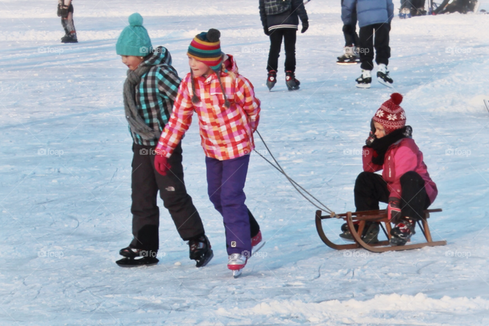 winter children ice holland by twilite