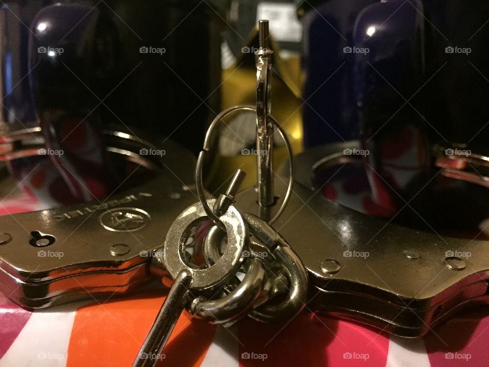 Handcuff keys