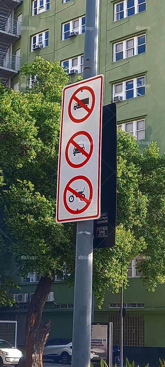 Placa no VLT da Praça Mauá