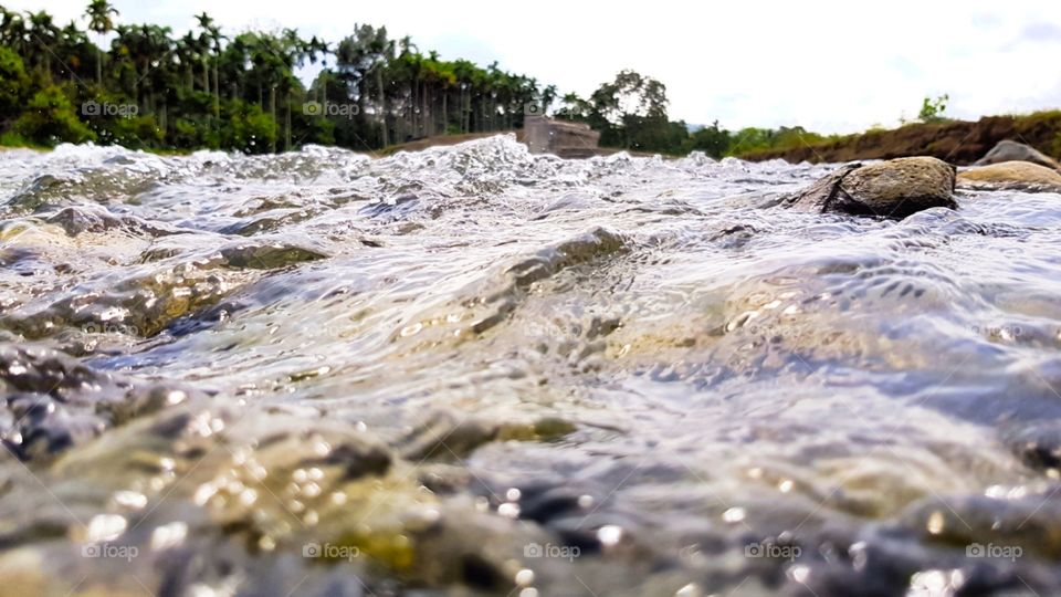 Sungai yang Bening di Lembah Gunung Seulawah Aceh