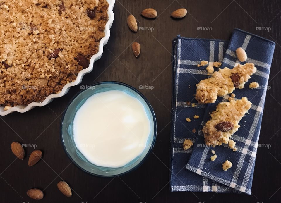 Sbrisolona - homemade cake with almonds 