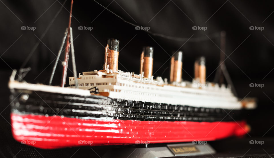 A model of the Titanic