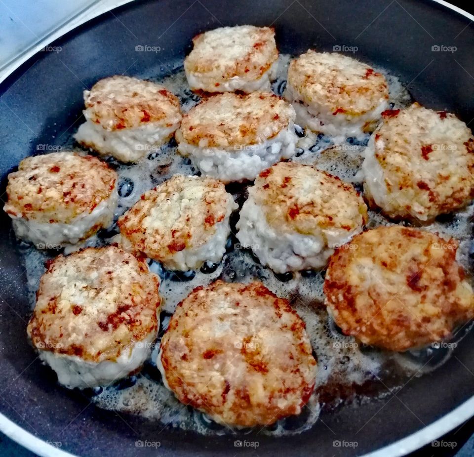 Cooking today cutlet hedgehogs, with the heat of the heat