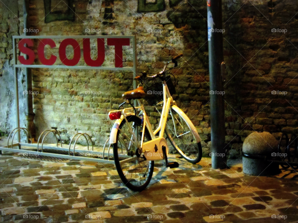 bicycle italy wall dark by manuelcutajar