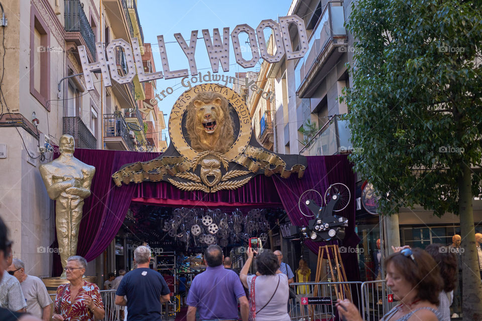 Barrio de Gracia. Primer día de Fiesta. Listos para el verdicto del jurado