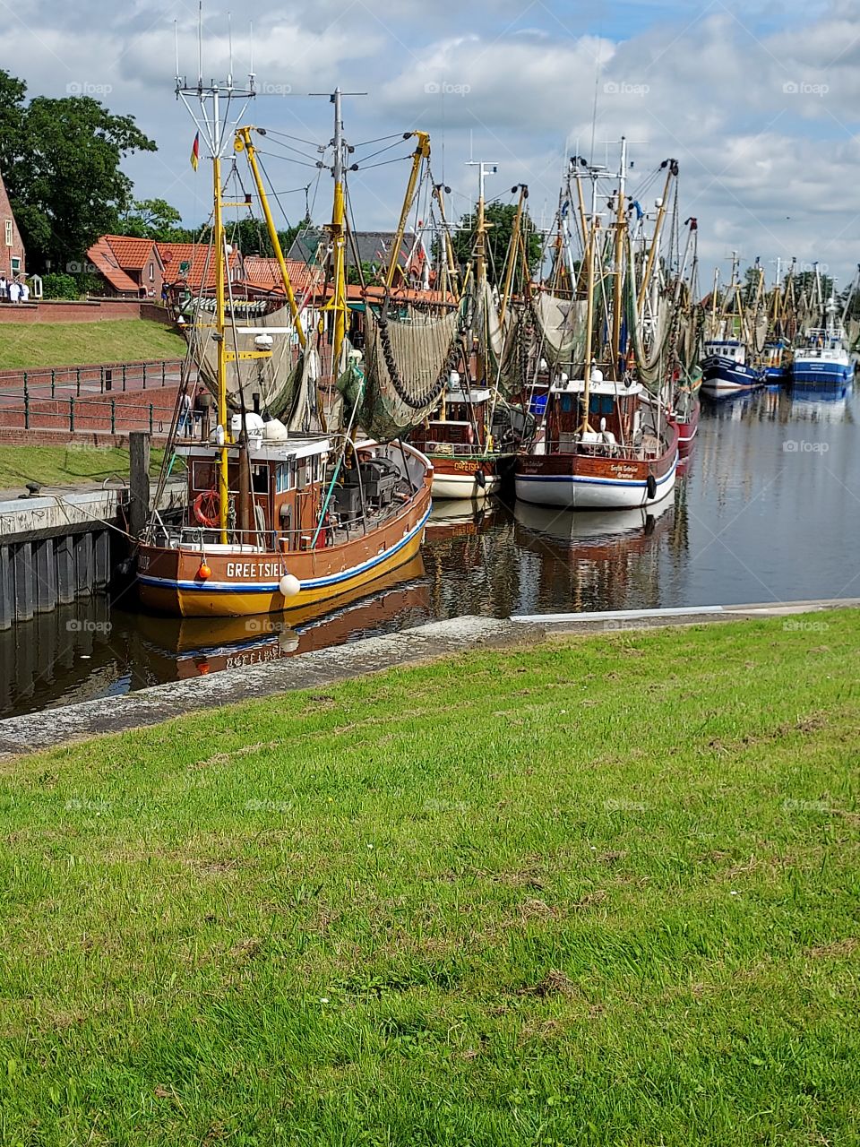 Crabcutters at the harbour of Borkum