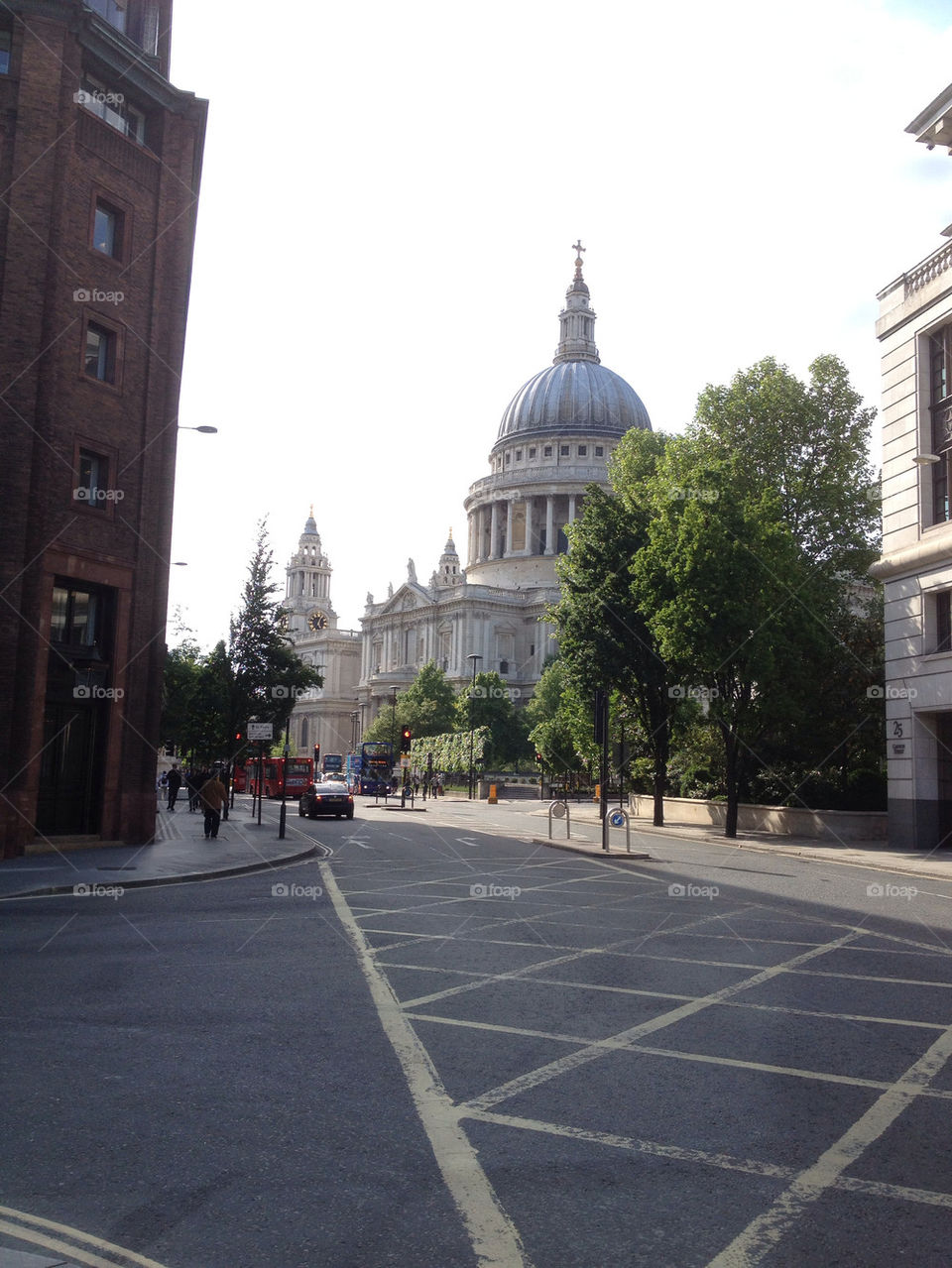 A QUIET SUNDAY AFTERNOON AT ST PAUL'S CATHEDRAL.