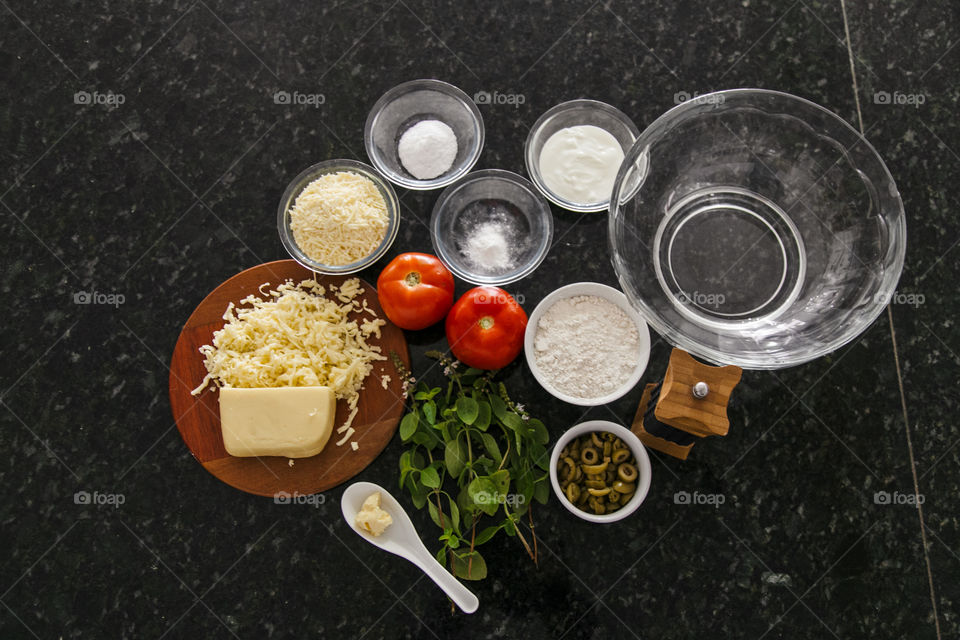 Hora de cozinhar! Preparar um prato em casa!