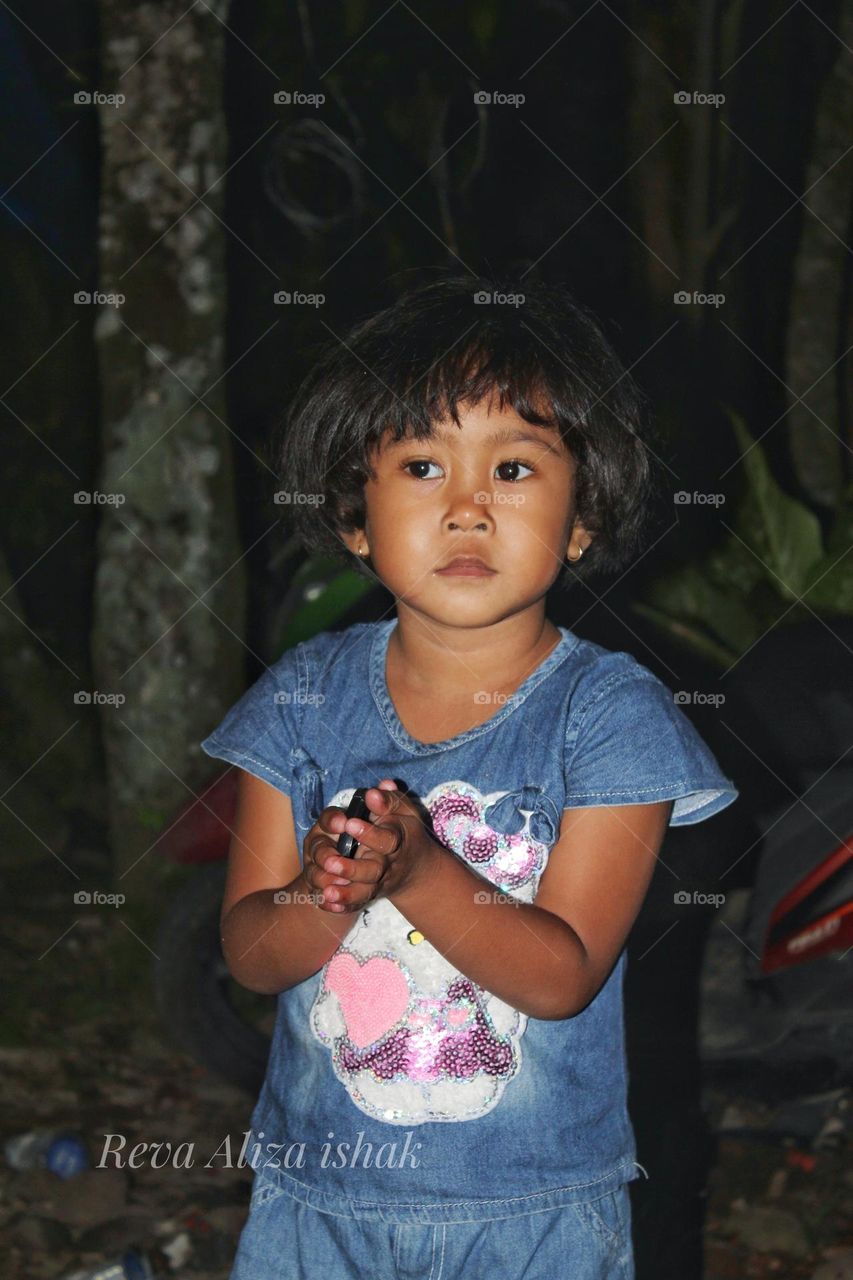 Photoshop photo model anak gadis model anak lucu model anak wanita cantik berambut hitam pendek model baju anak wanita cantik