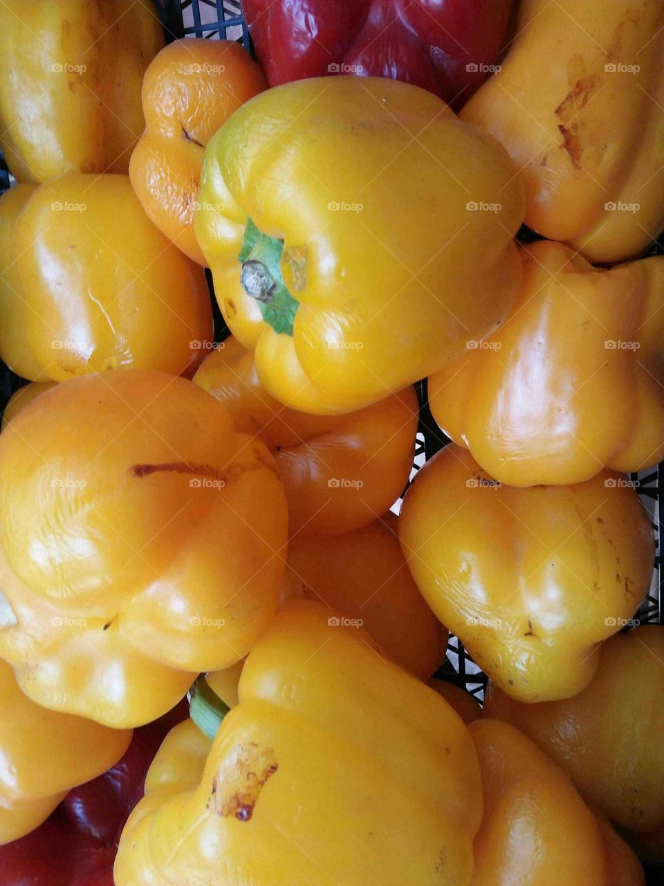 Beautiful yellow peppers.