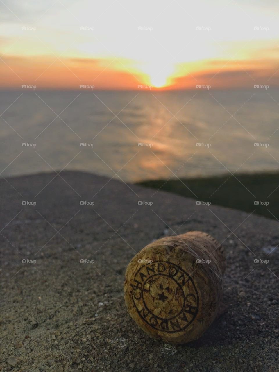 Chandon e pôr do sol em Saquarema, Rio de Janeiro.