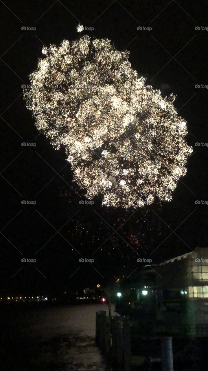 New Year, fireworks, fireworks by the lake, night, New Year, explosion