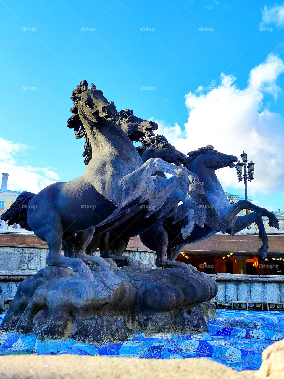 Alexander Garden. Autumn. Fountain: "Seasons " in the form of four horses
