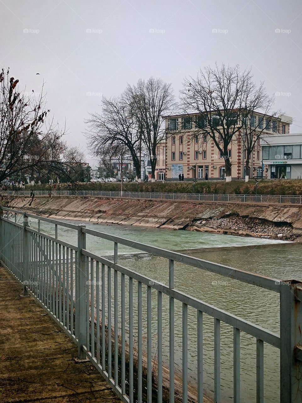 River Qorasuv