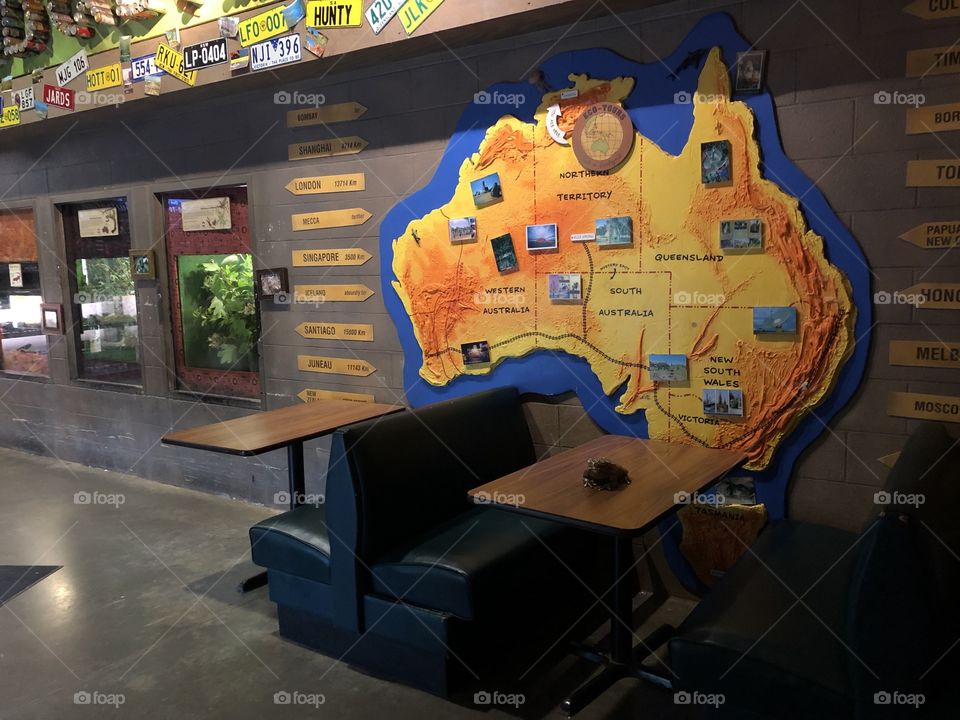 Bob & Evelyn’s Roadhouse Inside 