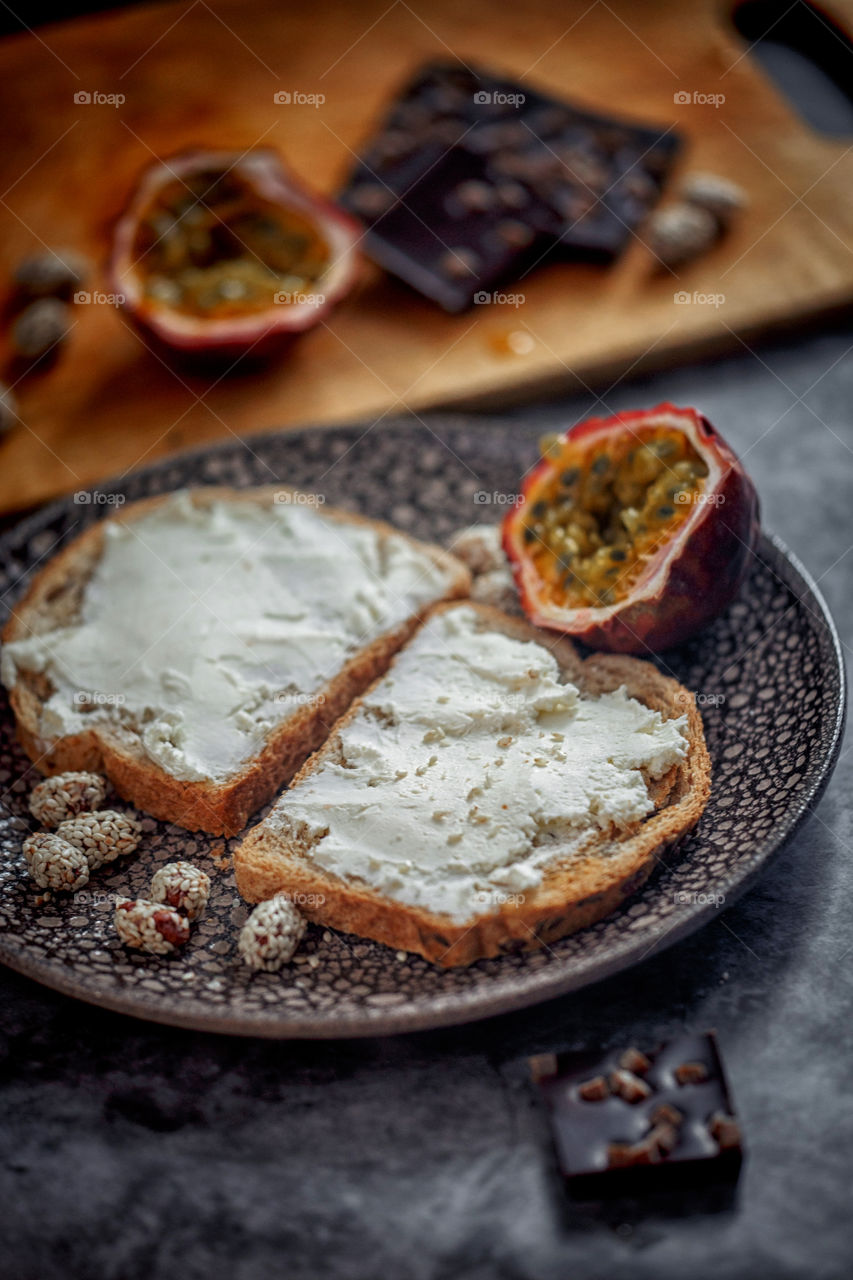 Toasts with cream cheese 