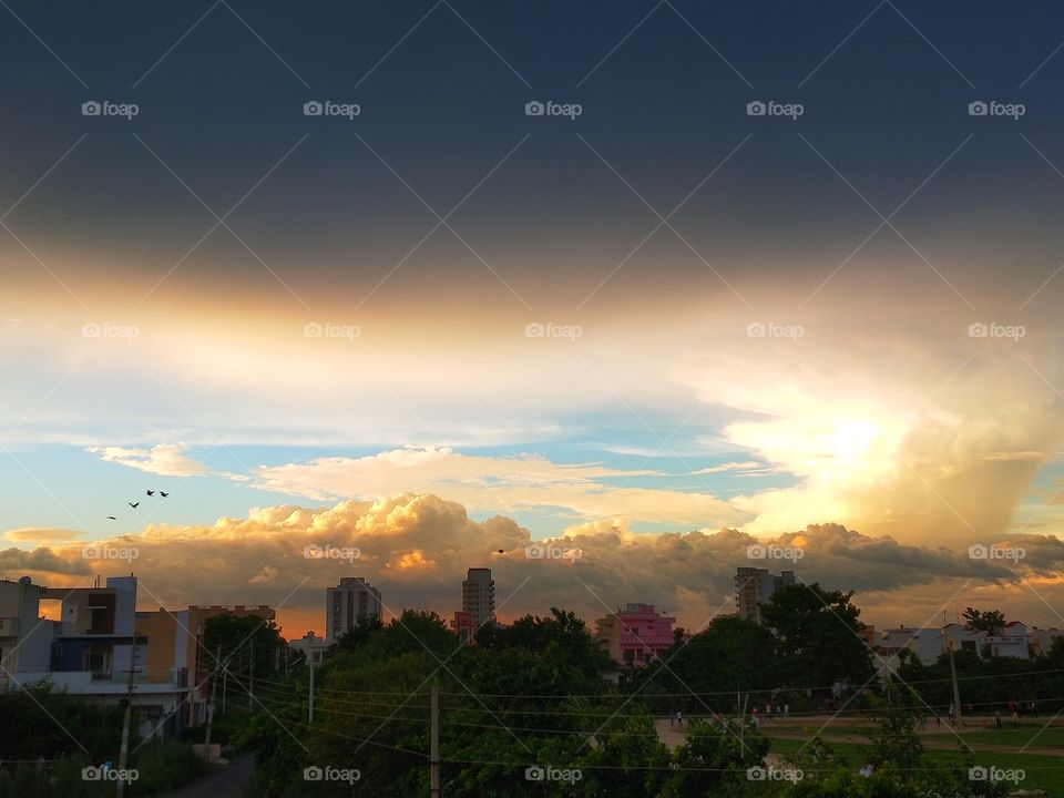 Spotted this magical view under golden light after heavy rainfall.🌧️☔ I just love these type of beautiful views.😍📸