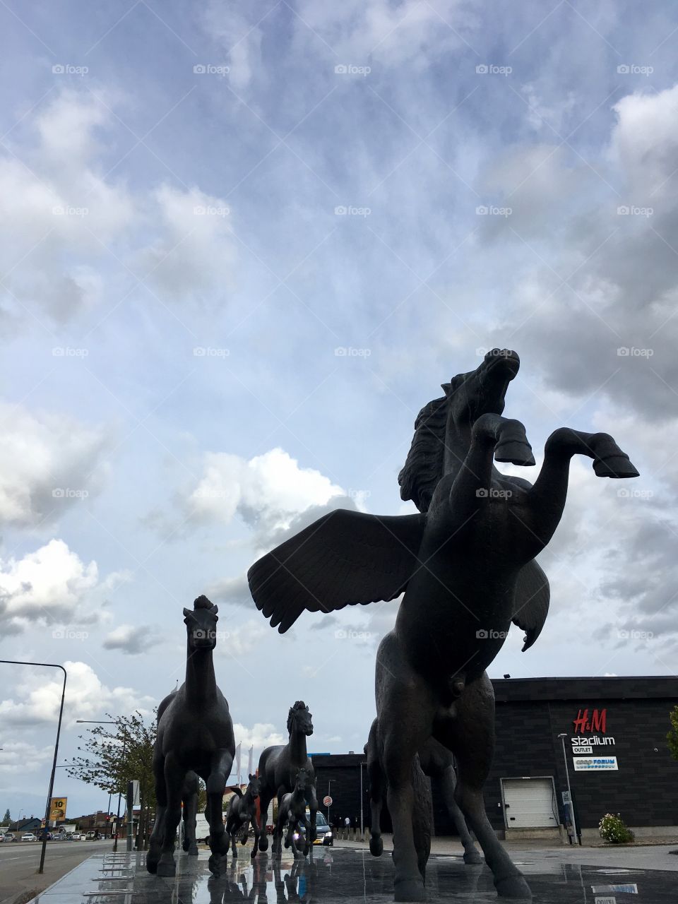 Horses monument 
