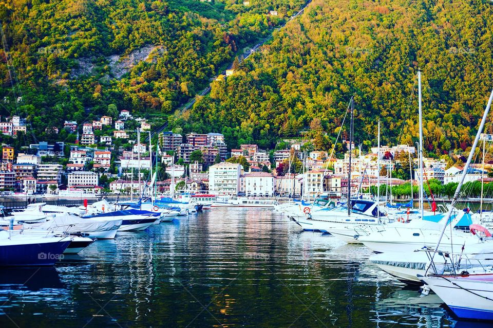 Yachtsat lake como