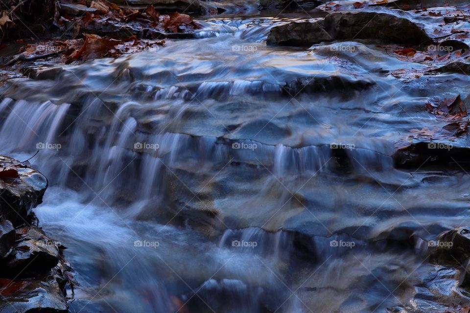 Shimmering water with a slow shutter 