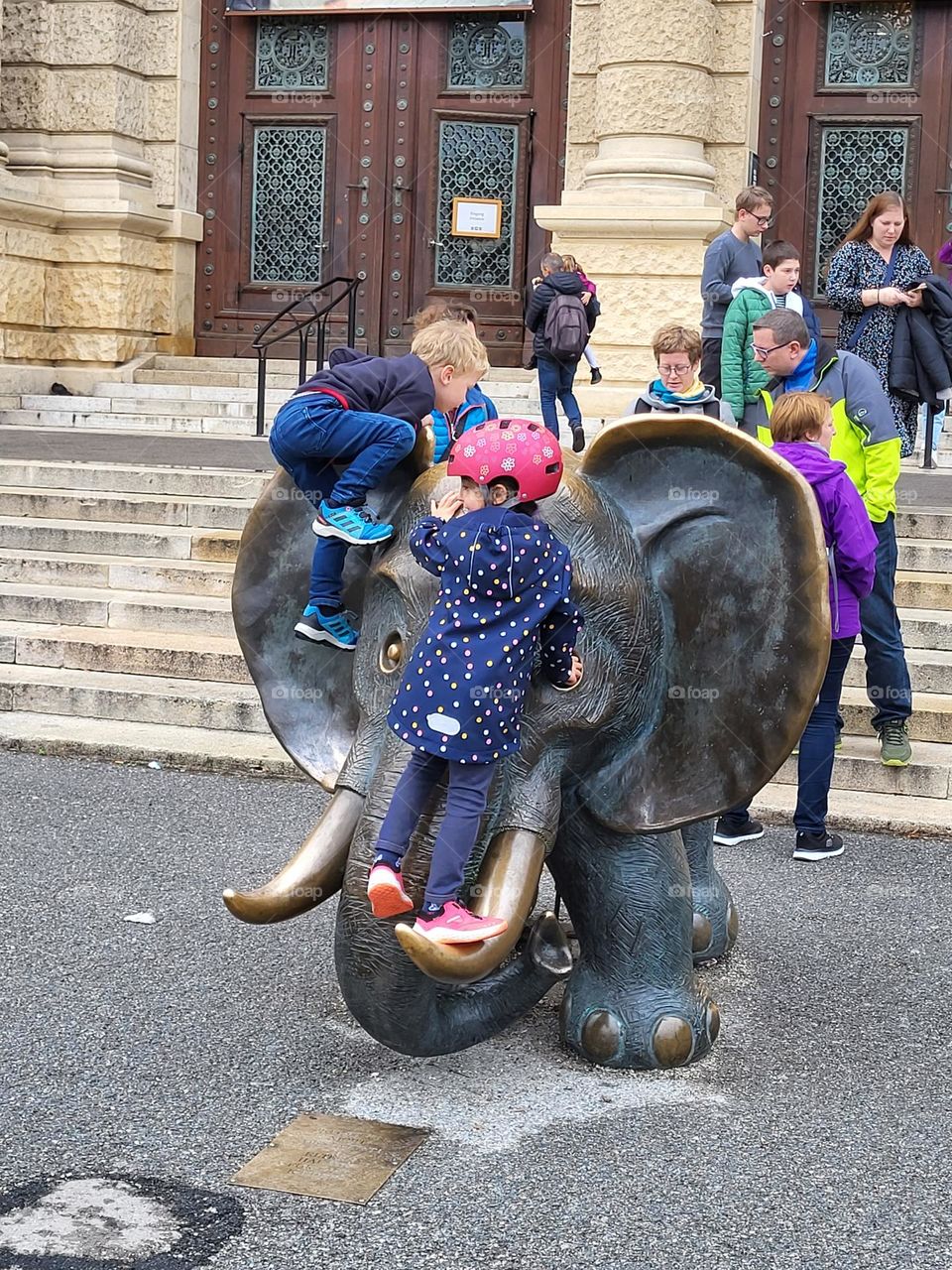 children playing in Vienna