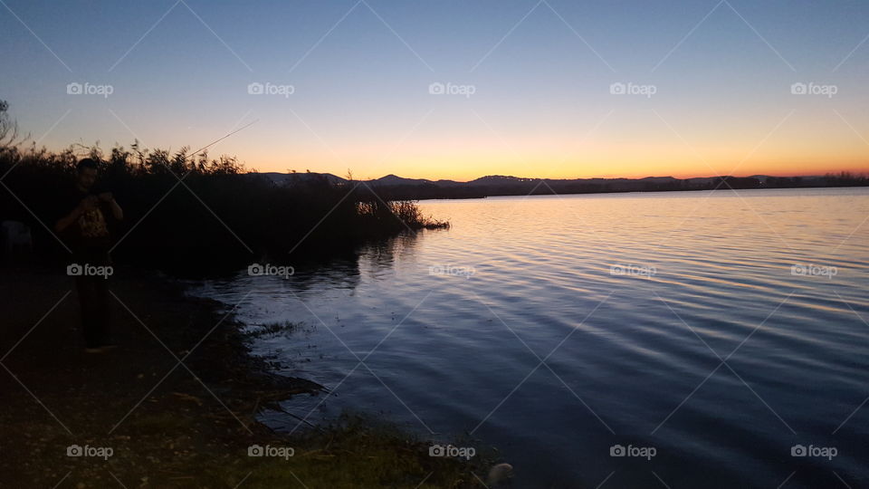 lago tramonto