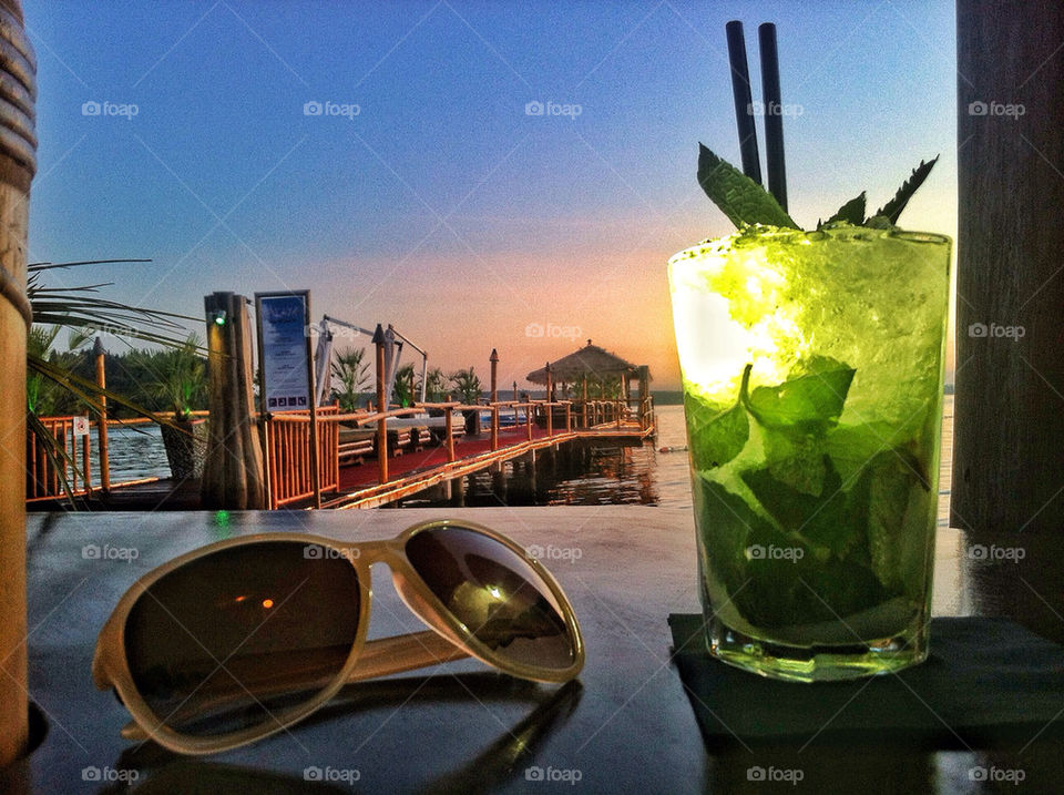 beach sunset sunglasses drink by munda.net