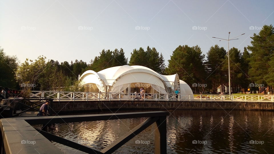 ресторан у озера