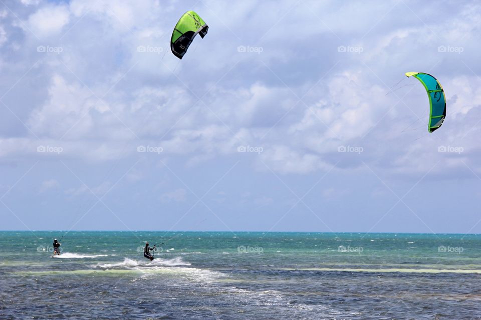 Kitesurfing 