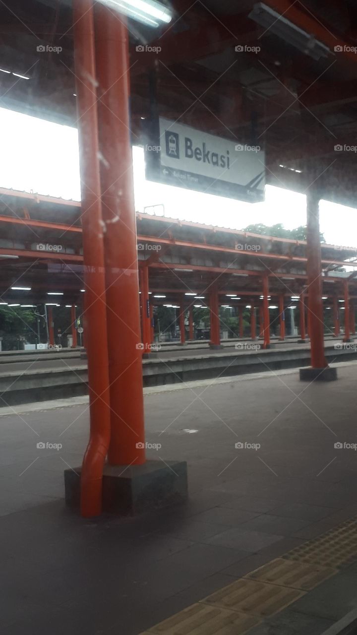 Bekasi station is crowded with passengers during business hours