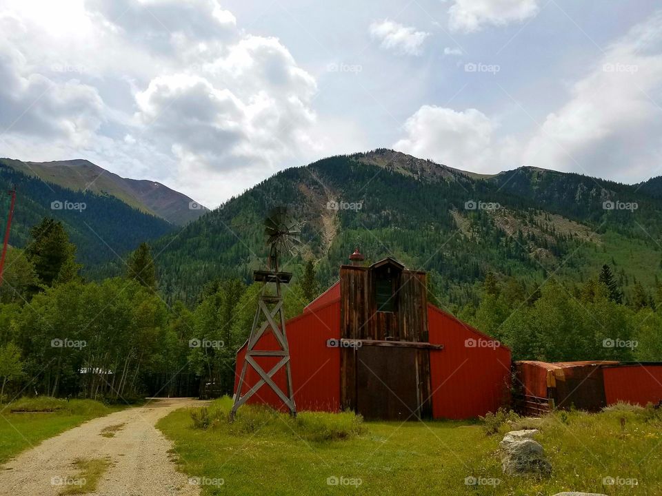 barn in Colorado